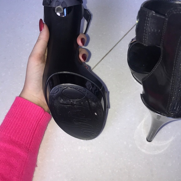 Fergie heel/platform! - Picture 4 of 4